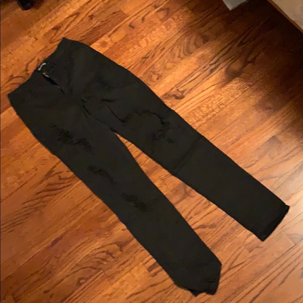 FASHION NOVA DISTRESSED jeans